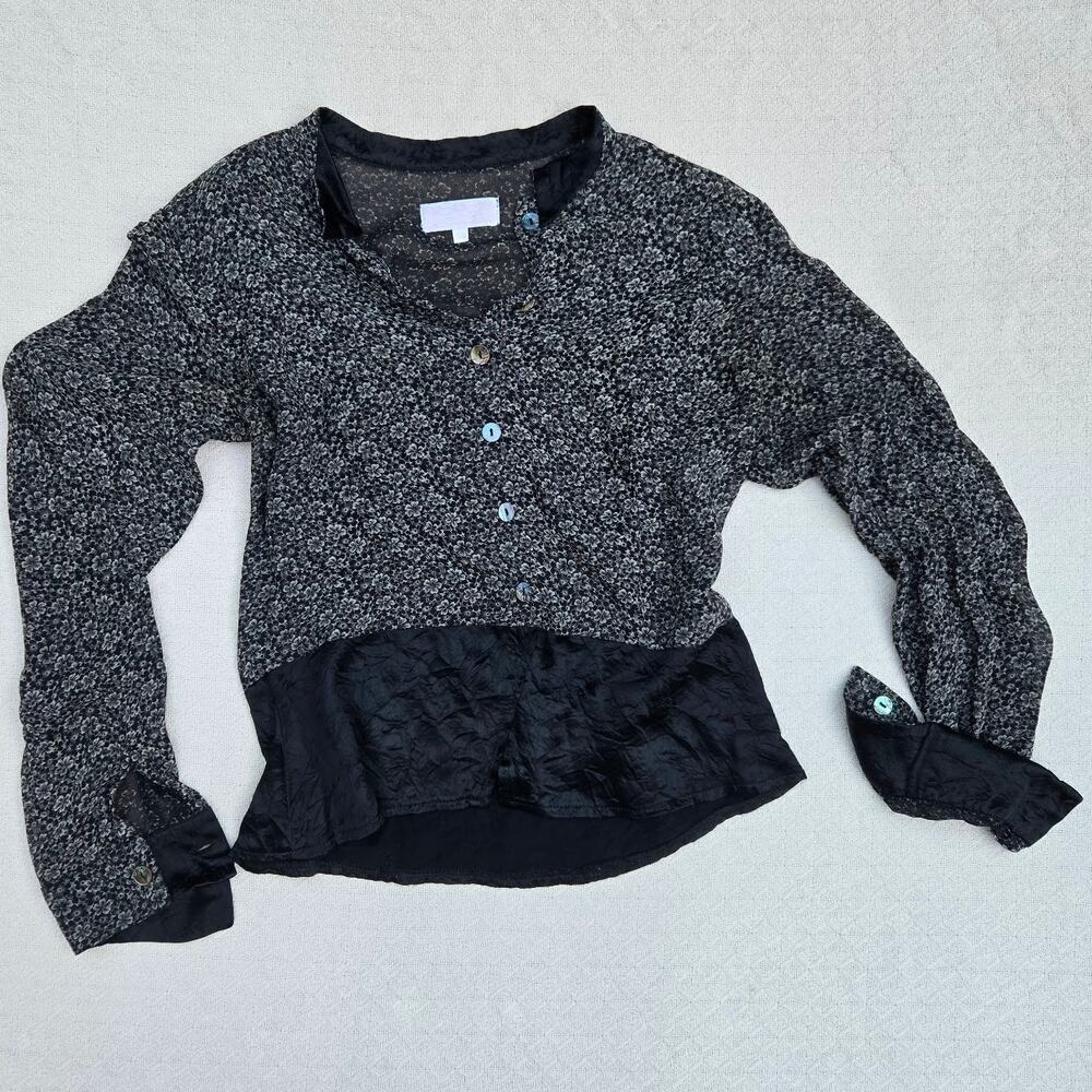 norma dilegge black floral print blouse satin hem ♡